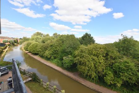 Grindle Road, Longford, Coventry - Available Immediately - Photo 3
