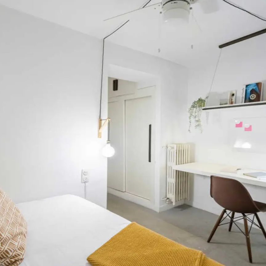 Room in a shared 68-bedroom apartment for rent in Justicia, Madrid. - Foto 1