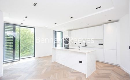 2 Bedroom flat to rent in Cluny Mews, Kensington, SW5 - Photo 3