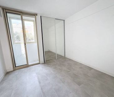 ANTIBES - T3 VIDE AVEC STATIONNEMENT - Photo 3
