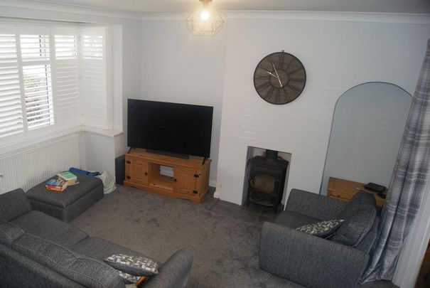 3 bedroom semi-detached house to rent - Photo 1