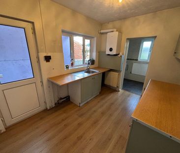 3 bedroom terraced house to rent - Photo 4