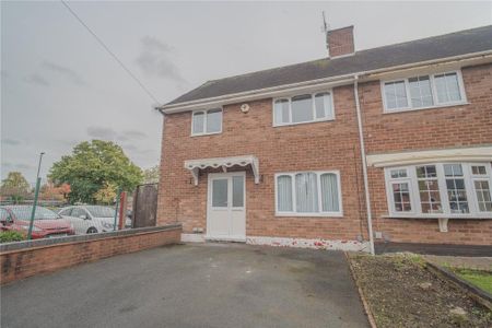 3 bedroom semi-detached house to rent - Photo 3