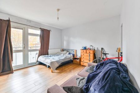 3 bedroom flat to rent - Photo 2