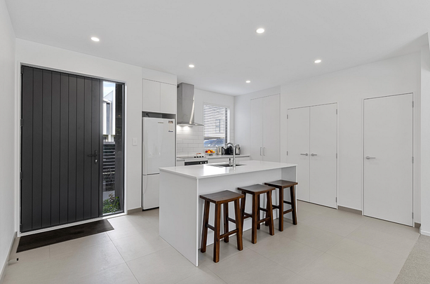 Stylish 3BR Milford Townhouse! - Photo 1