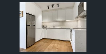 Inner-city seclusion, Merri Creek views - Photo 3