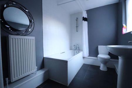 2 bedroom terraced house to rent - Photo 5