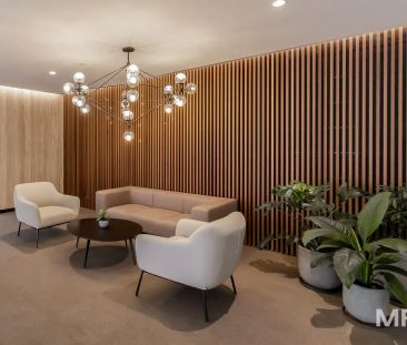 “Luxury living awaits” - Photo 2