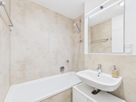 Lichtdurchflutetes Wohnhighlight mit perfekter Raumaufteilung & Balkon - Photo 2