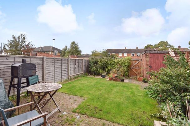 3 bedroom terraced house to rent - Photo 1