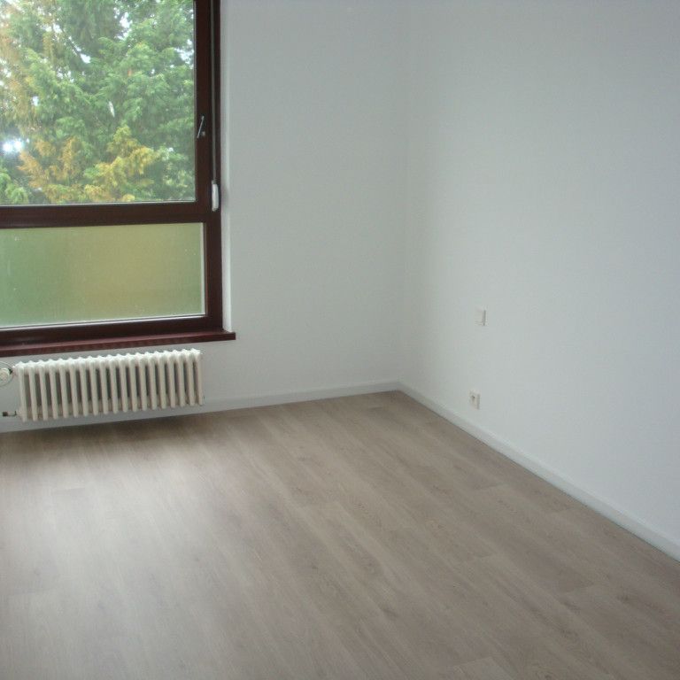 APPARTEMENT - 76 m2 - 4 pièces rue du Moulin à SARREGUEMINES 57200 - Photo 1