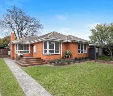 3 BEDROOM HOME IN EXCELLENT LOCATION - Photo 1