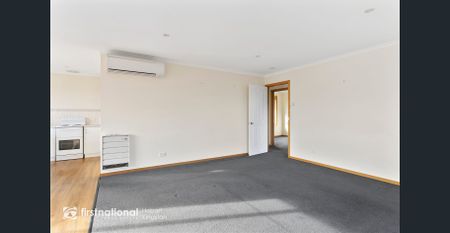 Low Maintenance Unit in Central Location - Photo 2