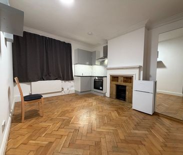 Studio Flat, Wendover Court, NW2 - Photo 6