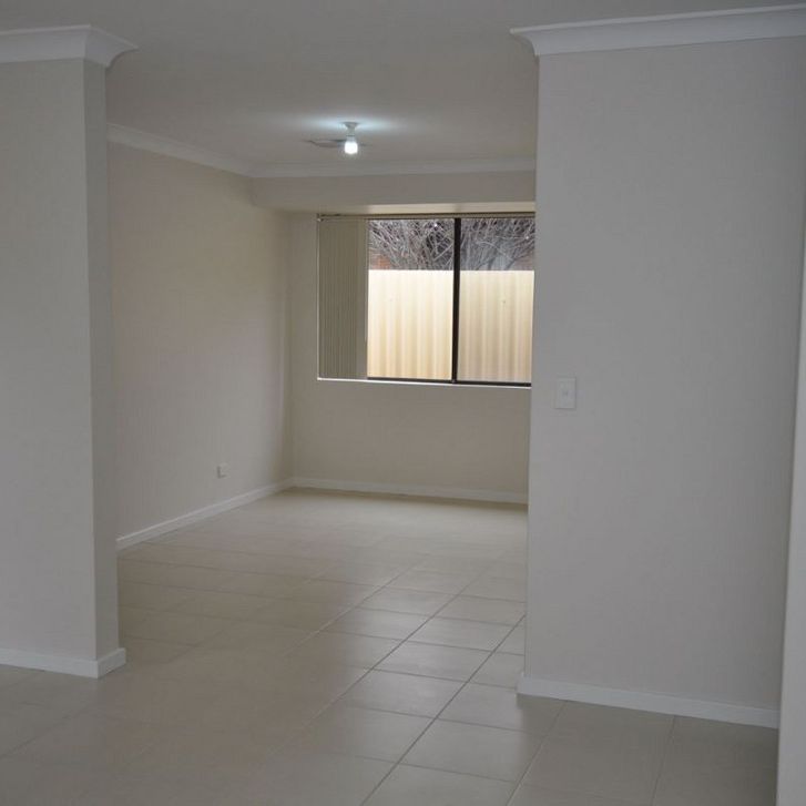 Modern 4-Bedroom Home in Quiet Cul-de-Sac - Photo 1
