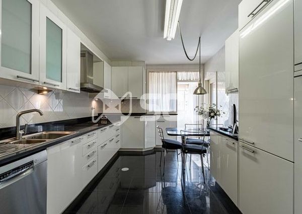 Apartamento T4 em Porto