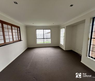 AVAILABLE NOW - LARGE FAMILY HOME IN THORNLANDS. NB: RENT TO INCREA... - Photo 4