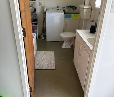 a brick and tile unit - Photo 5