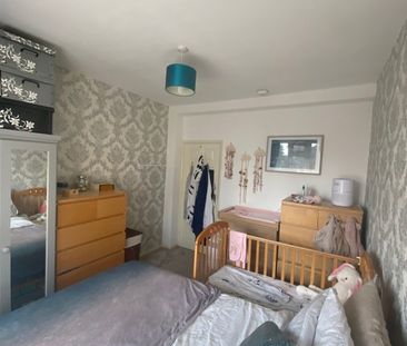 1 Bed Flat, Battersea, SW8 - Photo 4