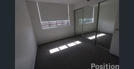 Spacious, Stylish & Perfectly Positioned in the Heart of Kangaroo Point! - Photo 3