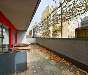 Stunning Ground Floor Apartment with large terrace and parking. - Photo 4