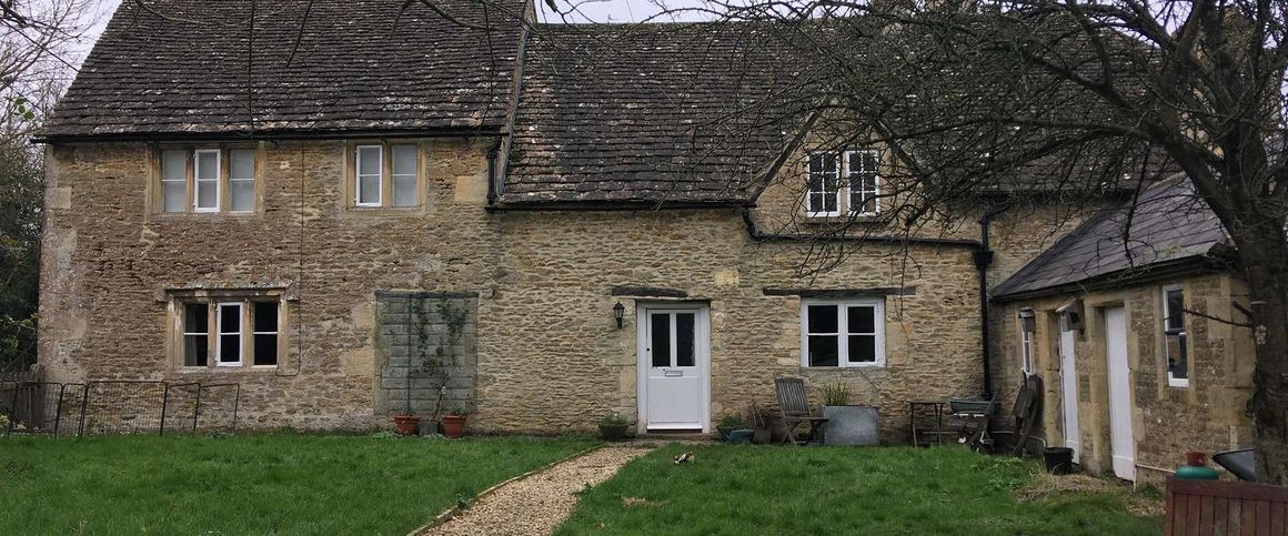 Spacious 3 bed rural cottage with newly fitted kitchen and large garden. - Photo 1