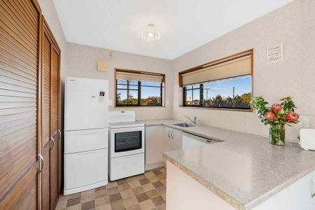 Town House available - Photo 4