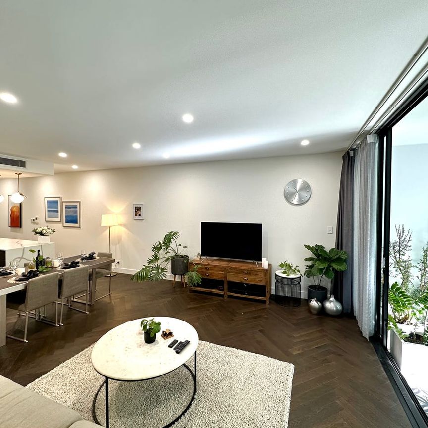 LUXURY APARTMENT IN LEAFY VIBRANT HUB- High Level Unit for Rent Indooroopilly (A 3 BEDROOM UNIT) - Photo 1