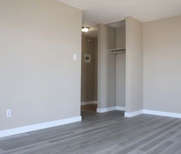 Elizabeth Manor | 11343 124 Street NW, Edmonton - Photo 1