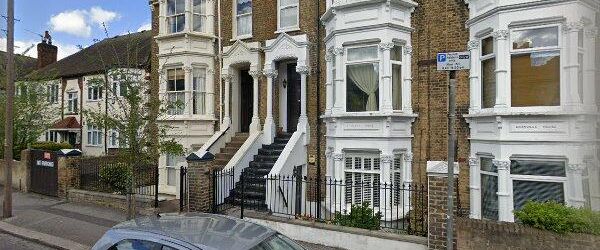 Room in a Shared Flat, Dawlish Road, E10 - Photo 1