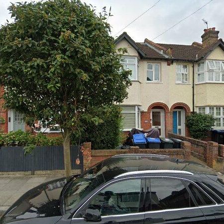 1 Bed Flat, Robinson Road, SW17 - Photo 1