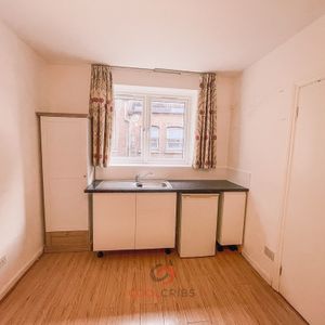 Holloway Road, Islington, London, N7 - Photo 2