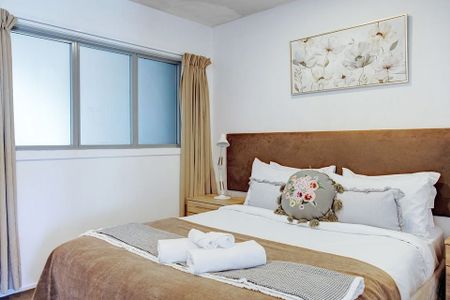 Large Central 2-bed, 2-bath Apartment to rent! - Photo 2
