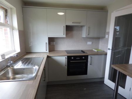 2 bedroom apartment to rent - Photo 4