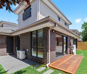 ** Executive town home in the heart of Balwyn North ** - Photo 6