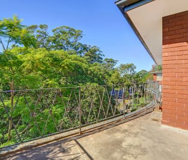 Top floor, oversized two bedroom apartment - Photo 5