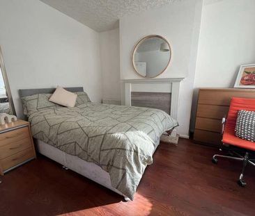 Spare Rooms // Bed & Bath // Available Now!!!, LN5 - Photo 6