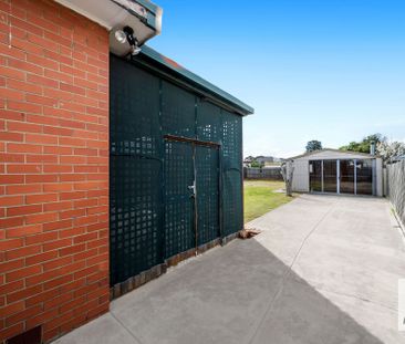 Spacious Family Home In Prime Location - Photo 3