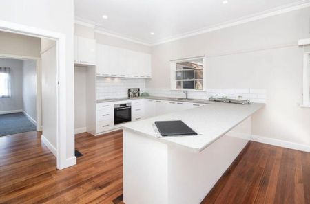 609 Howitt Street, Soldiers Hill - Photo 2