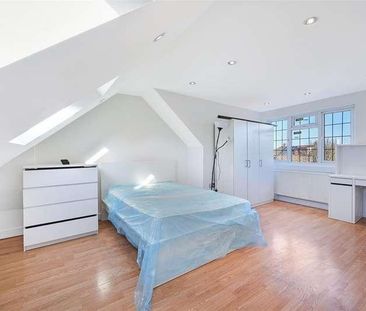 West Barnes Lane, Motspur, KT3 - Photo 4