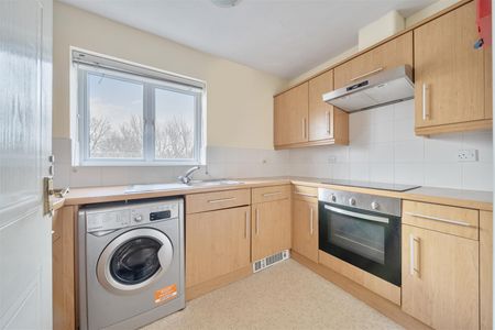 Orchard Gate, Bradley Stoke, Bristol - Photo 3