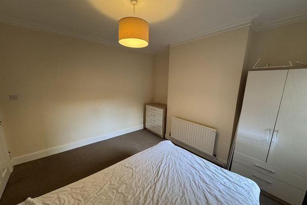 5 bedroom flat to rent - Photo 1