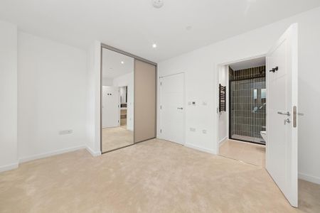 3 bedroom flat to rent - Photo 3