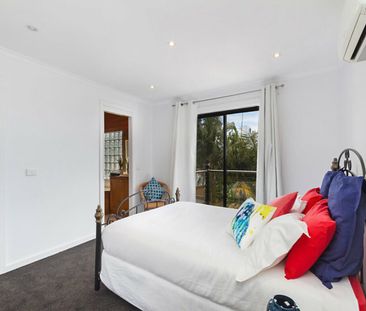 5 BEDROOM HOME WITH POOL - Photo 5