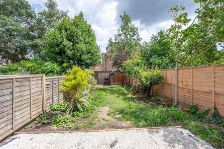 Bronson Road, Raynes, SW20 - Photo 2