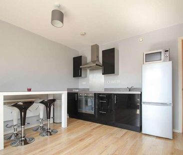 Flixton Road, Urmston, Manchester, M41 - Photo 6