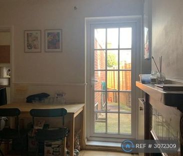 3 bedroom terraced house to rent - Photo 1
