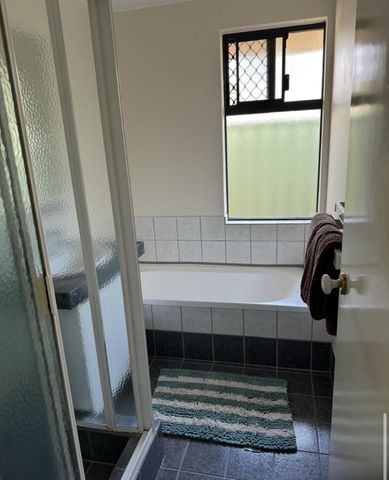 East Victoria Park - Photo 4