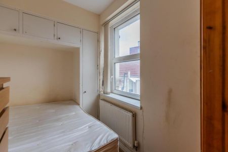 2 bedroom private hall to rent - Photo 2