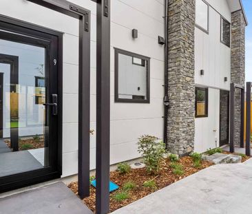 9/10 Fathom Place, Te Atatu Peninsula - Photo 4